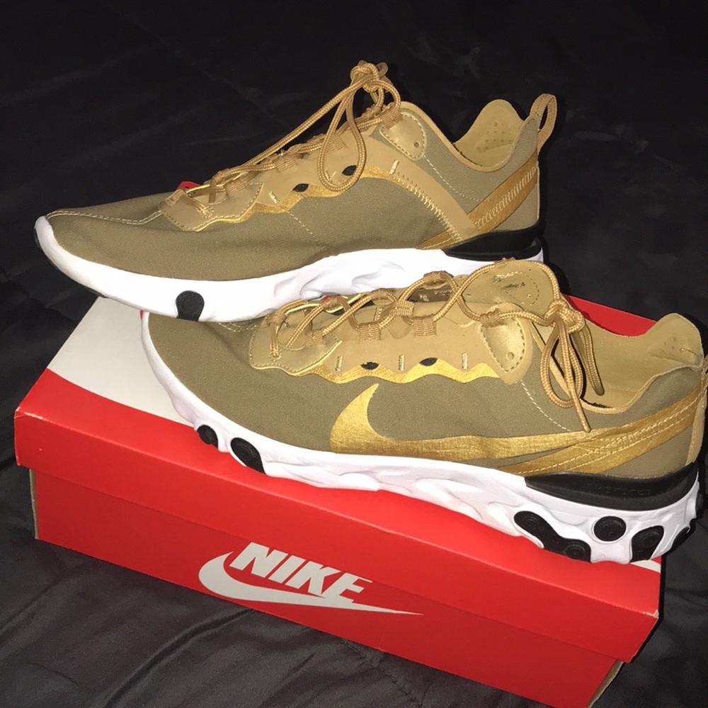 Nike Reacts “metallic gold “